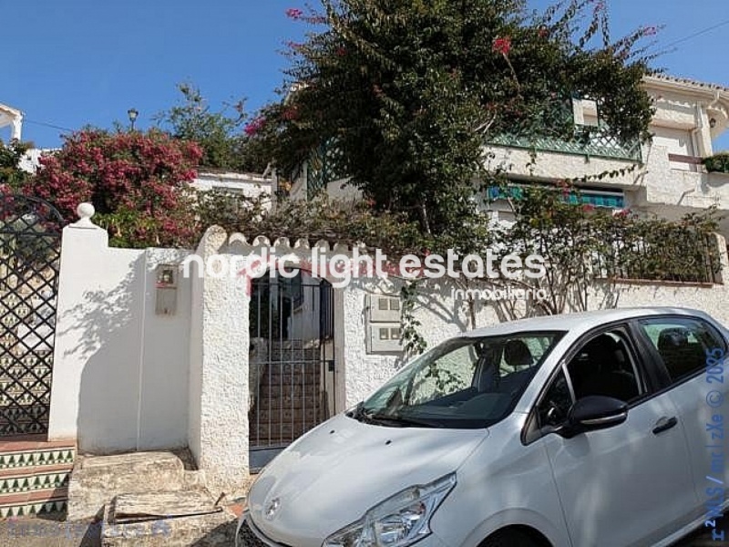 Detached villa with 2 independent homes with private pool in Nerja