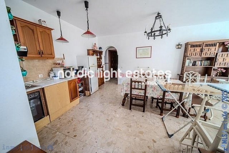 Detached villa with 2 independent homes with private pool in Nerja