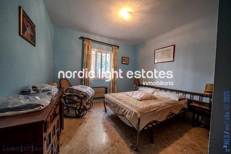 Detached villa with 2 independent homes with private pool in Nerja