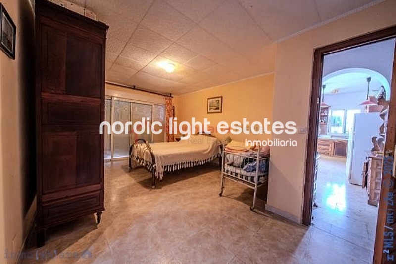 Detached villa with 2 independent homes with private pool in Nerja