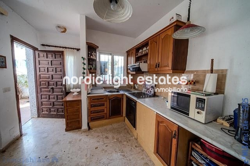 Detached villa with 2 independent homes with private pool in Nerja