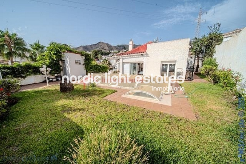 Detached villa with 2 independent homes with private pool in Nerja