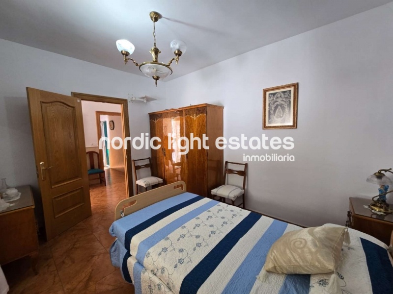Gran casa para reformar en parte en Torrox Pueblo. 123 m2 de terrazas