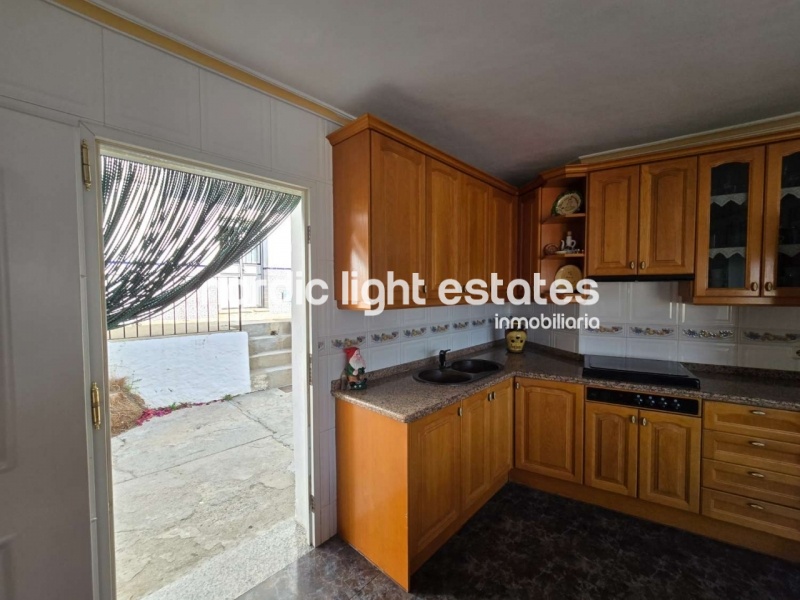 Gran casa para reformar en parte en Torrox Pueblo. 123 m2 de terrazas