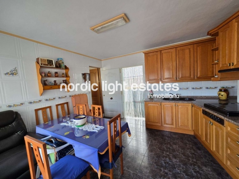 Gran casa para reformar en parte en Torrox Pueblo. 123 m2 de terrazas