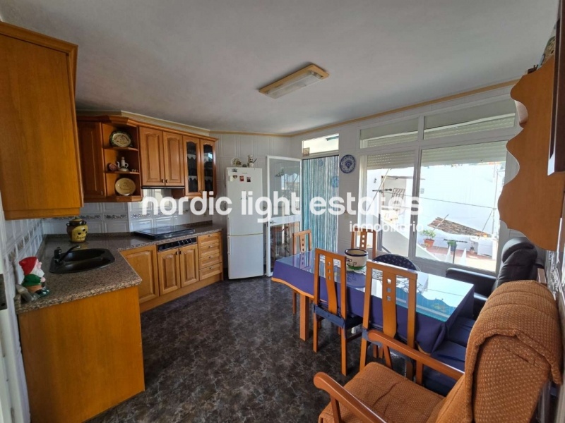 Gran casa para reformar en parte en Torrox Pueblo. 123 m2 de terrazas