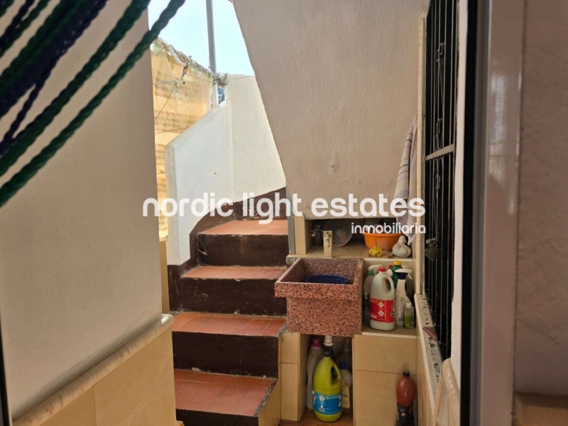 Gran casa para reformar en parte en Torrox Pueblo. 123 m2 de terrazas