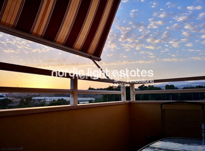 Magnificent corner apartment in Algarrobo Costa. Store room and parking space 