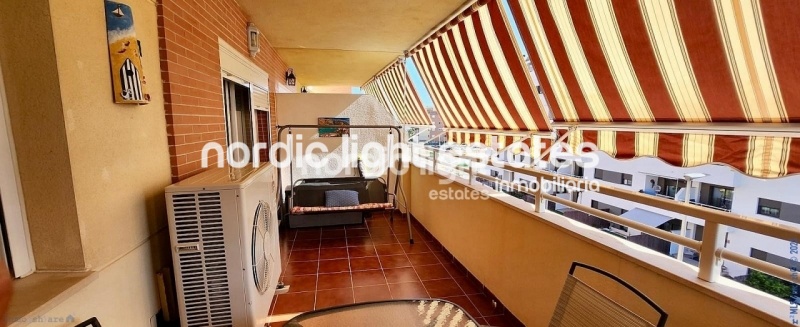 Magnificent corner apartment in Algarrobo Costa. Store room and parking space 