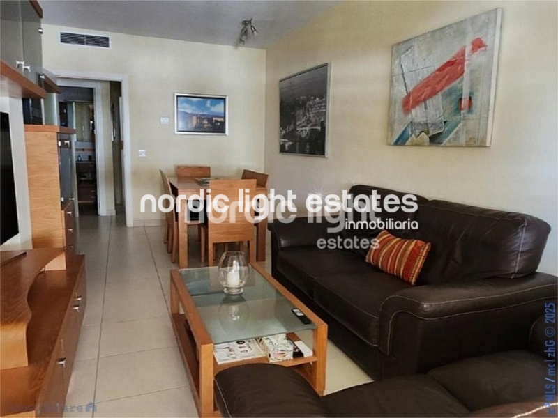 Magnificent corner apartment in Algarrobo Costa. Store room and parking space 