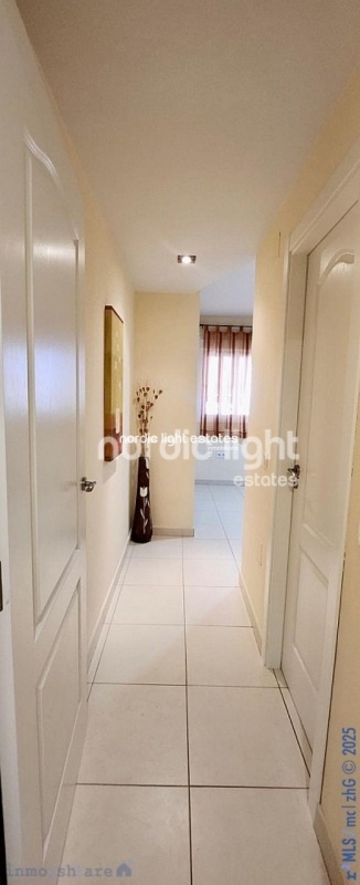 Magnificent corner apartment in Algarrobo Costa. Store room and parking space 