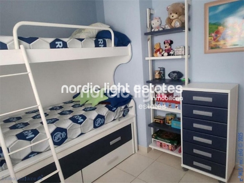 Magnificent corner apartment in Algarrobo Costa. Store room and parking space 
