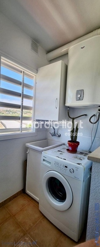 Magnificent corner apartment in Algarrobo Costa. Store room and parking space 