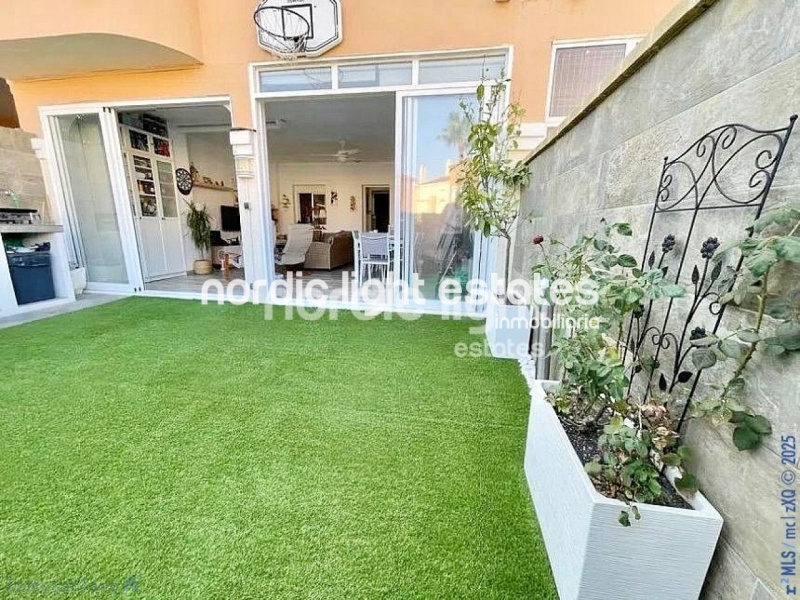 Stunning modern townhouse with a lot of outside space in Añoreta, Rincón de la Victoria