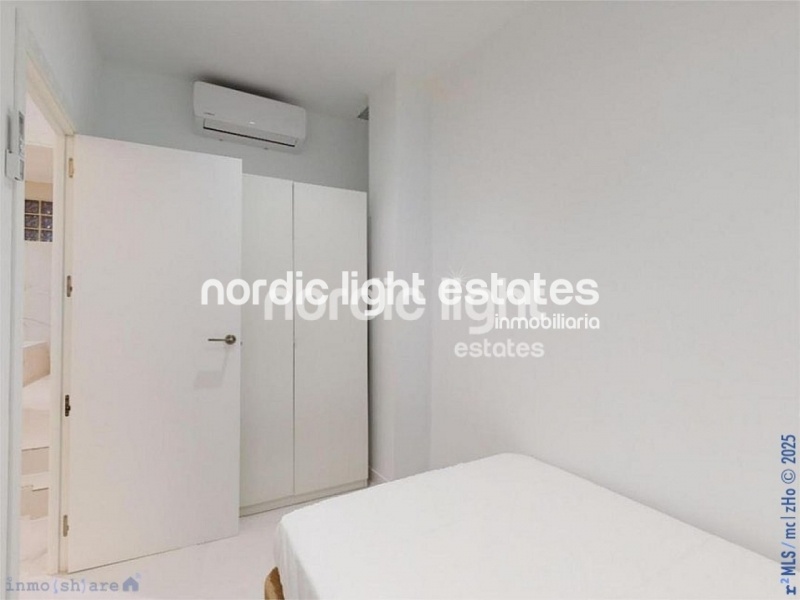  En primera línea de la playa en Algarrobo Costa. Moderno apartamento completamente reformado 