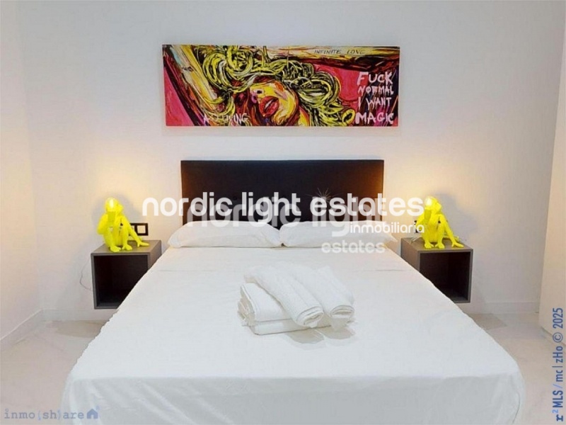  En primera línea de la playa en Algarrobo Costa. Moderno apartamento completamente reformado 