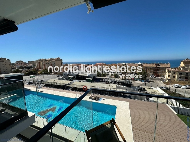 Ultra modern almost new apartment with parking space and store room in Algarrobo Costa 