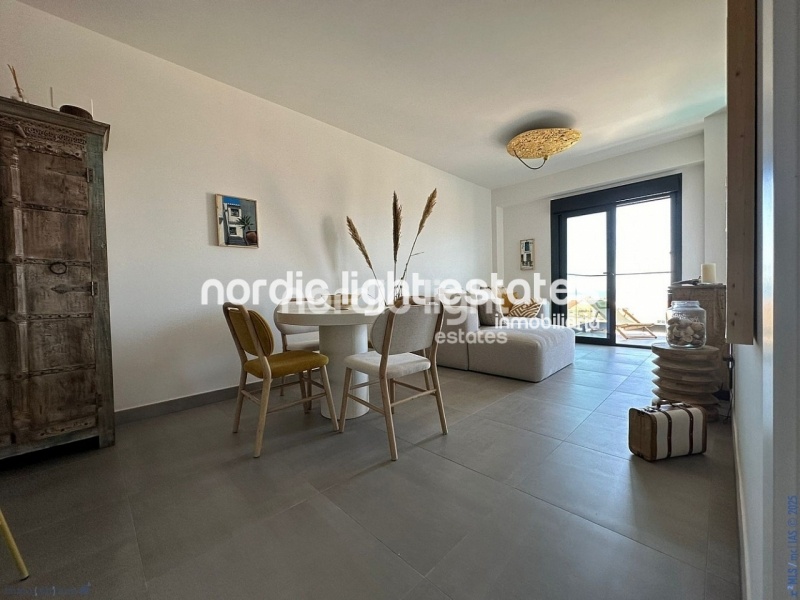 Ultra modern almost new apartment with parking space and store room in Algarrobo Costa 