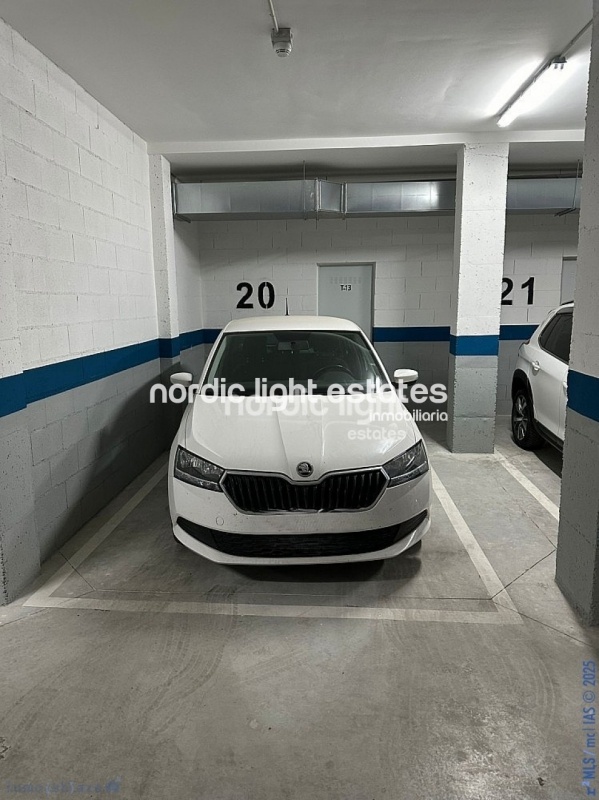 Ultra modern almost new apartment with parking space and store room in Algarrobo Costa 