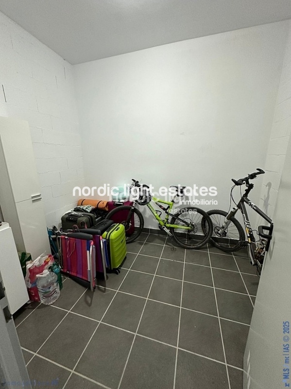 Ultra modern almost new apartment with parking space and store room in Algarrobo Costa 