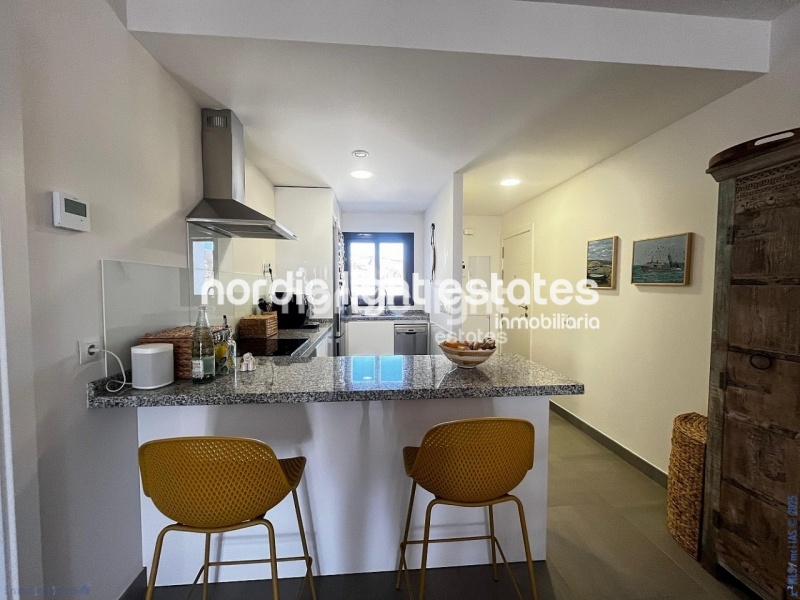 Ultra modern almost new apartment with parking space and store room in Algarrobo Costa 