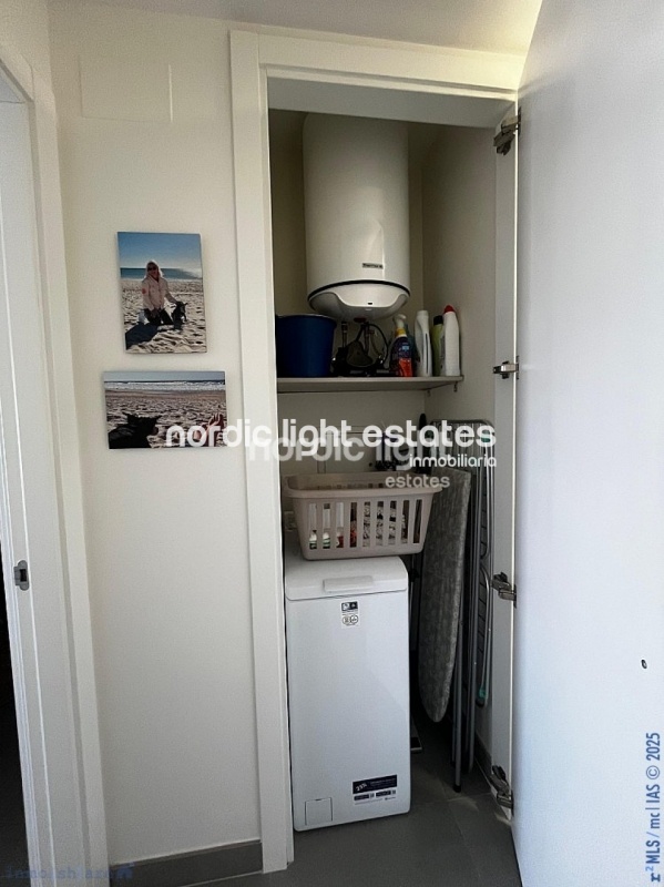 Ultra modern almost new apartment with parking space and store room in Algarrobo Costa 