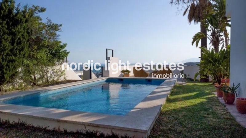Spectacular villa in Rincón de la Victoria