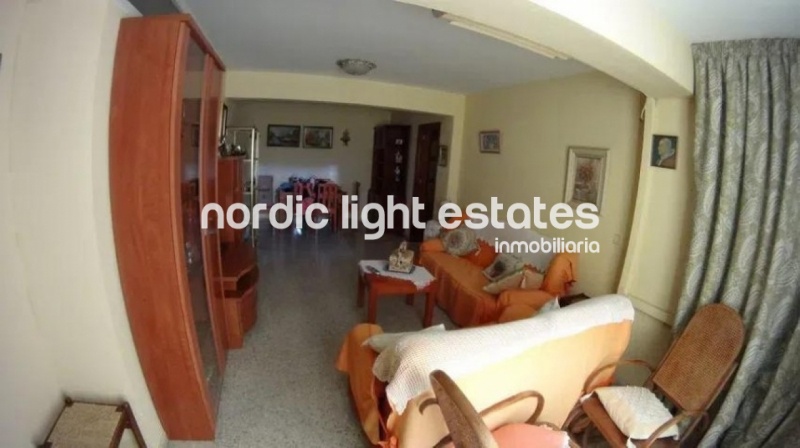 Spacious and bright apartment in the area of Carlos Haya, Málaga city