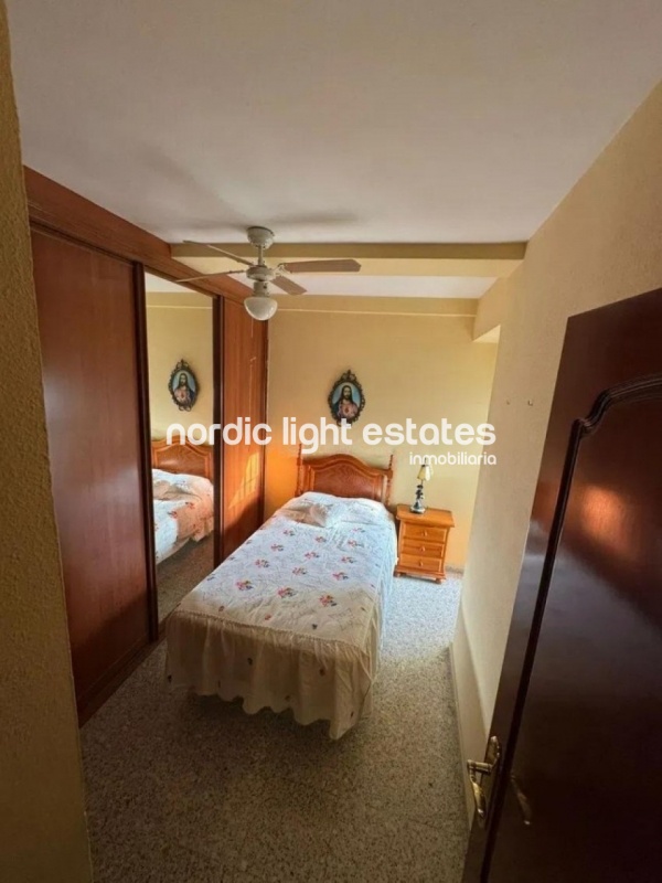 Spacious and bright apartment in the area of Carlos Haya, Málaga city