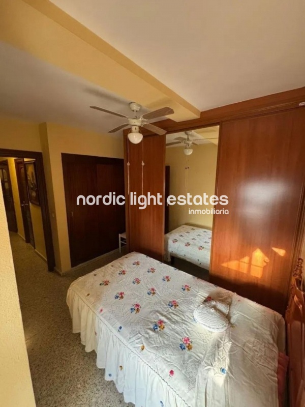 Spacious and bright apartment in the area of Carlos Haya, Málaga city