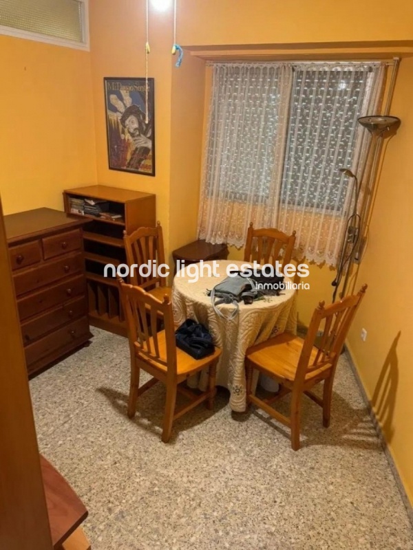 Spacious and bright apartment in the area of Carlos Haya, Málaga city