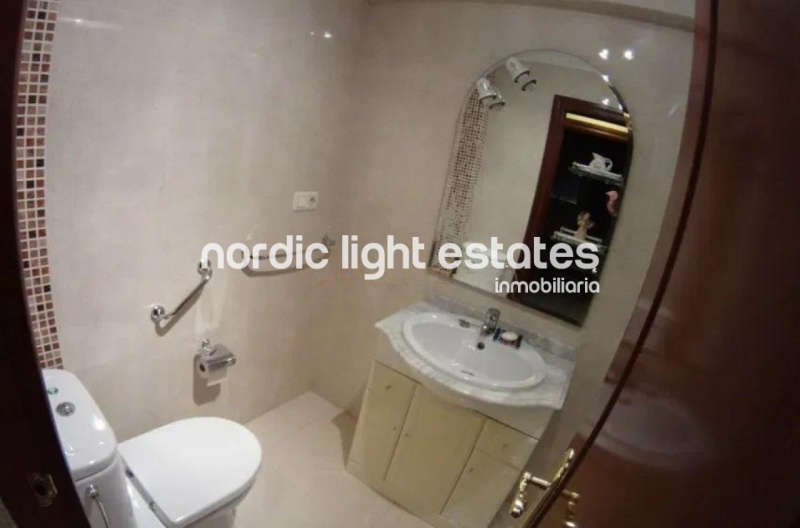 Spacious and bright apartment in the area of Carlos Haya, Málaga city
