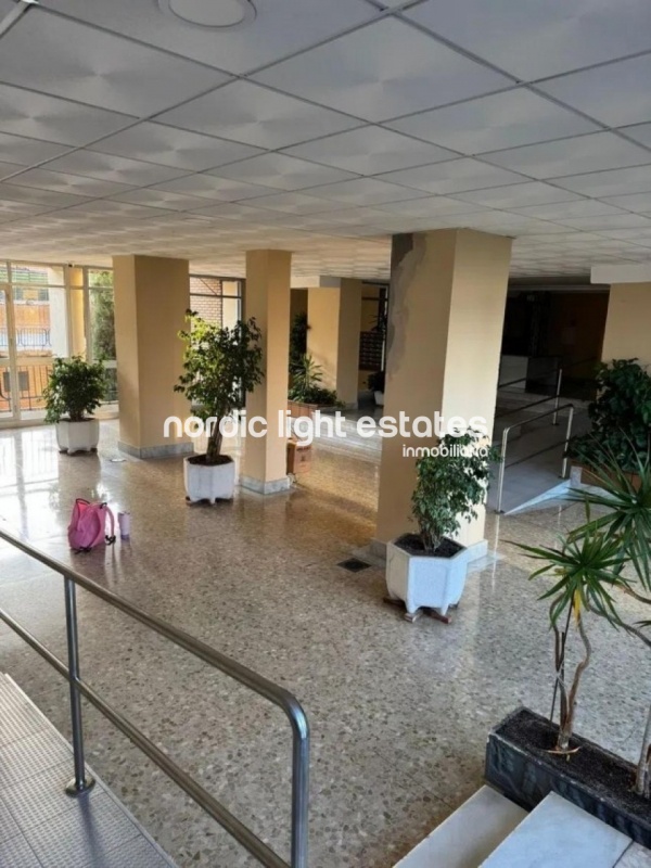 Spacious and bright apartment in the area of Carlos Haya, Málaga city