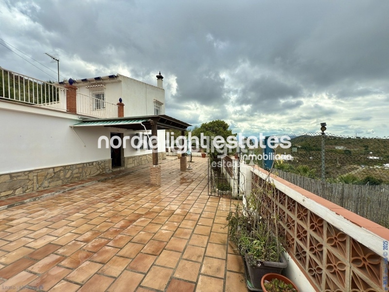 Maravillosa casa de campo sobre una parcela de 2850m2 en Vélez-Málaga 