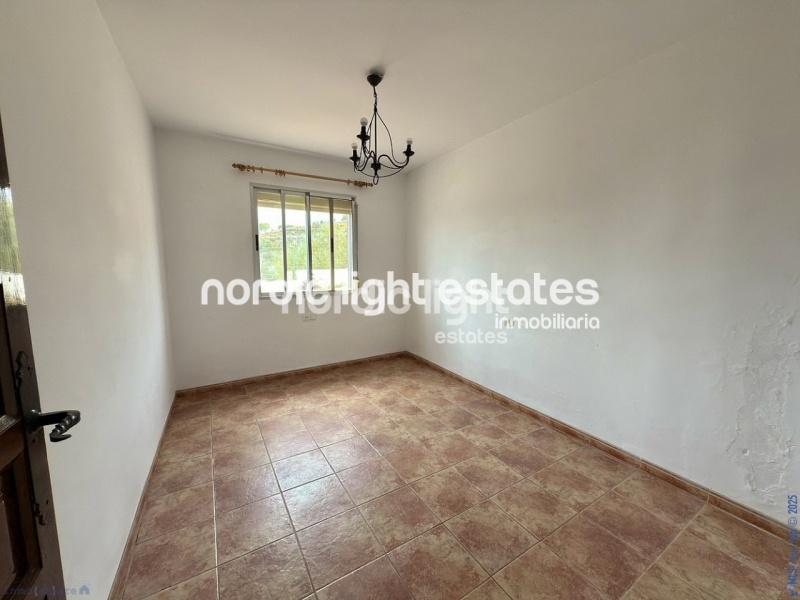 Maravillosa casa de campo sobre una parcela de 2850m2 en Vélez-Málaga 