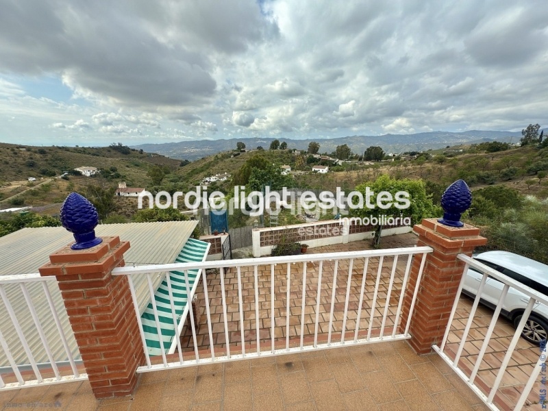 Maravillosa casa de campo sobre una parcela de 2850m2 en Vélez-Málaga 