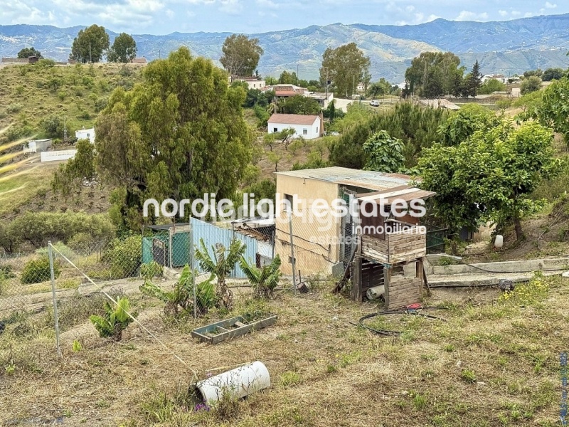 Maravillosa casa de campo sobre una parcela de 2850m2 en Vélez-Málaga 
