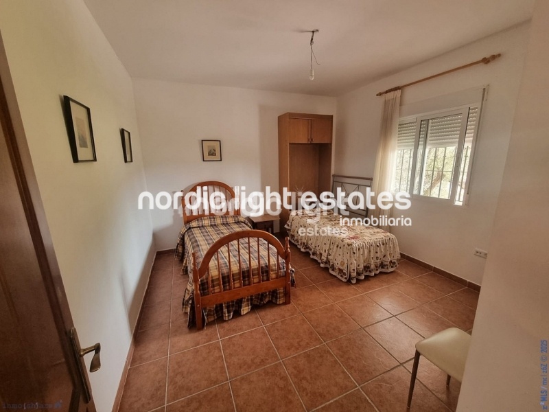  Lovely and large countryhouse in Canillas de Aceituno
