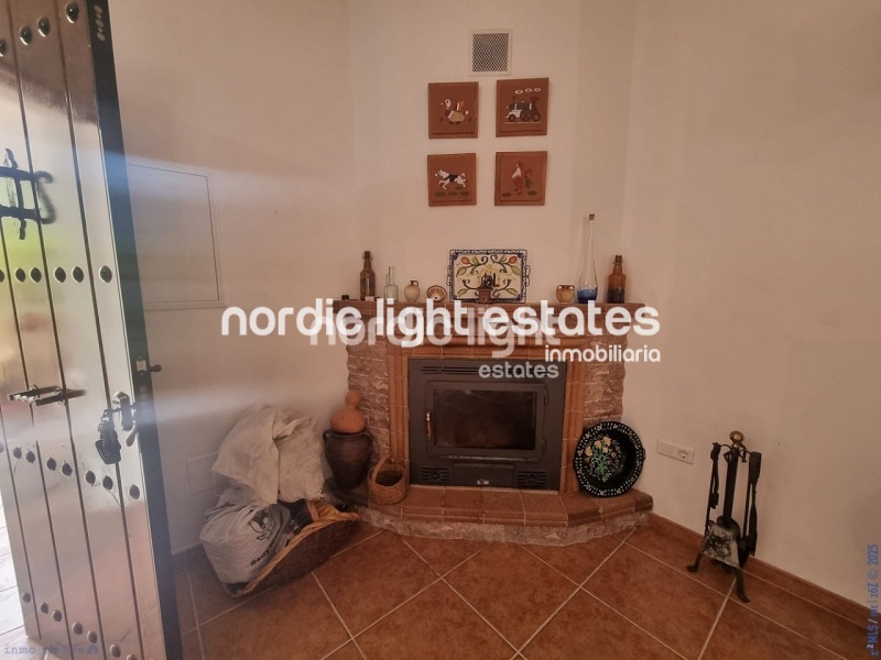  Lovely and large countryhouse in Canillas de Aceituno