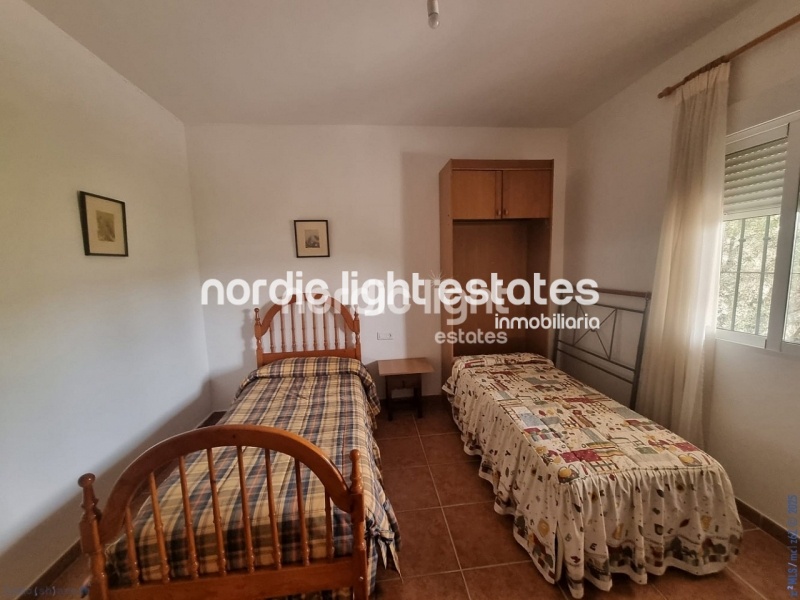  Lovely and large countryhouse in Canillas de Aceituno