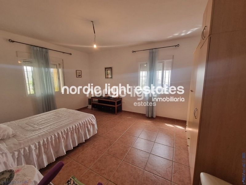 Lovely and large countryhouse in Canillas de Aceituno