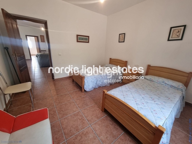  Lovely and large countryhouse in Canillas de Aceituno