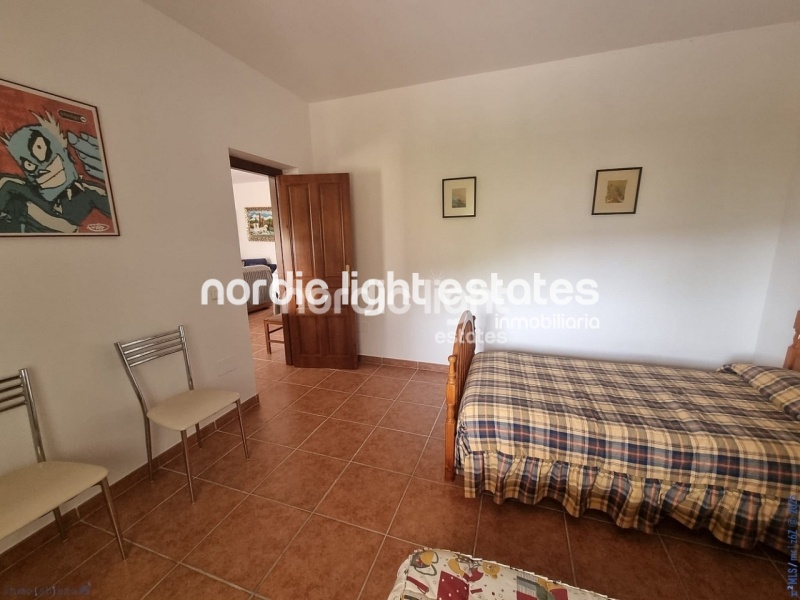  Lovely and large countryhouse in Canillas de Aceituno