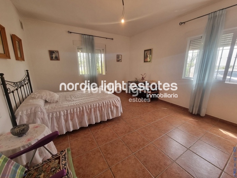  Lovely and large countryhouse in Canillas de Aceituno