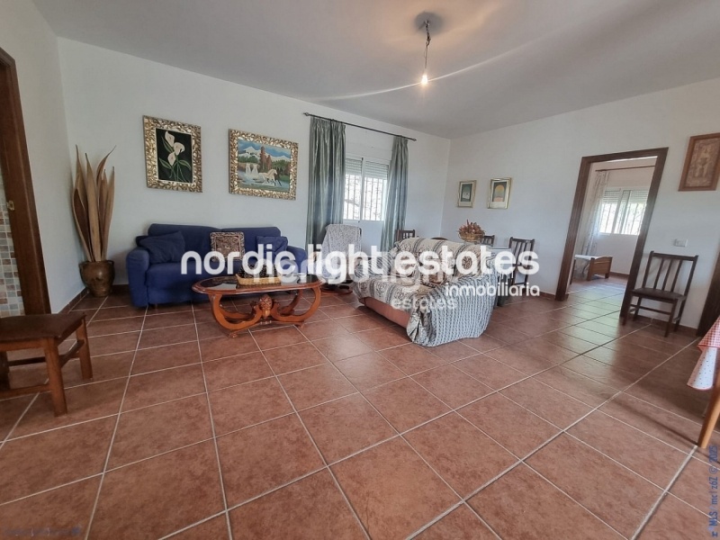  Lovely and large countryhouse in Canillas de Aceituno