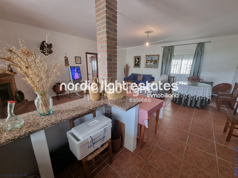  Lovely and large countryhouse in Canillas de Aceituno