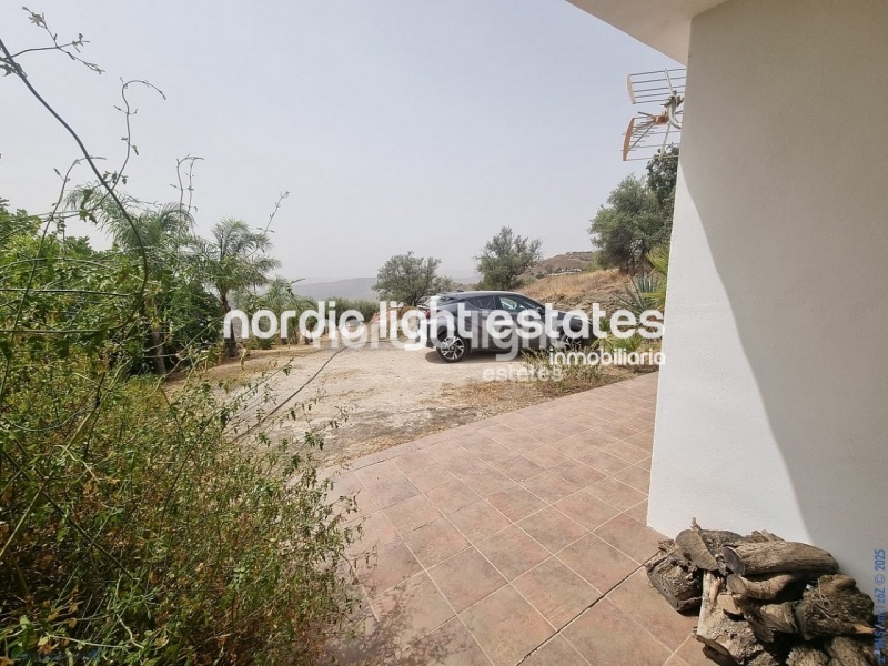  Lovely and large countryhouse in Canillas de Aceituno