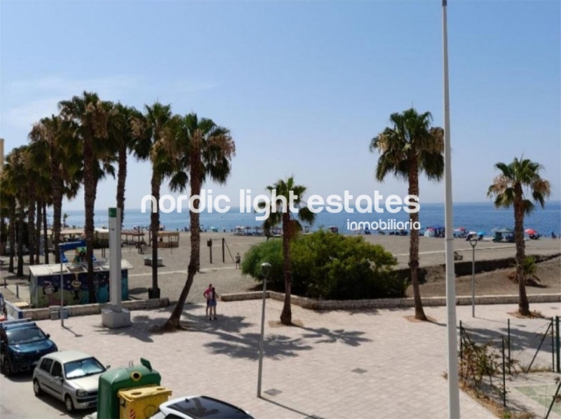 Beachfront apartment in Caleta de Vélez