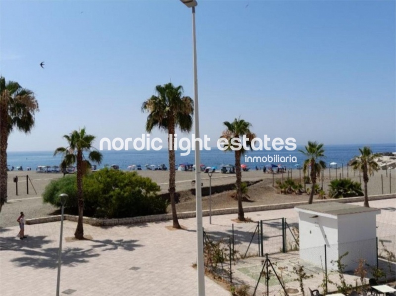 Beachfront apartment in Caleta de Vélez