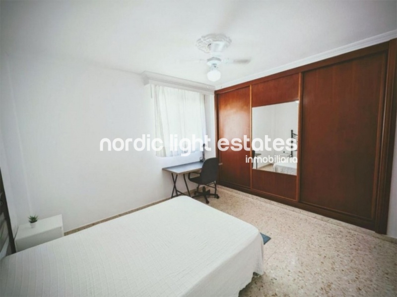 Bright apartment in El Cónsul, Málaga city. 4 bedrooms